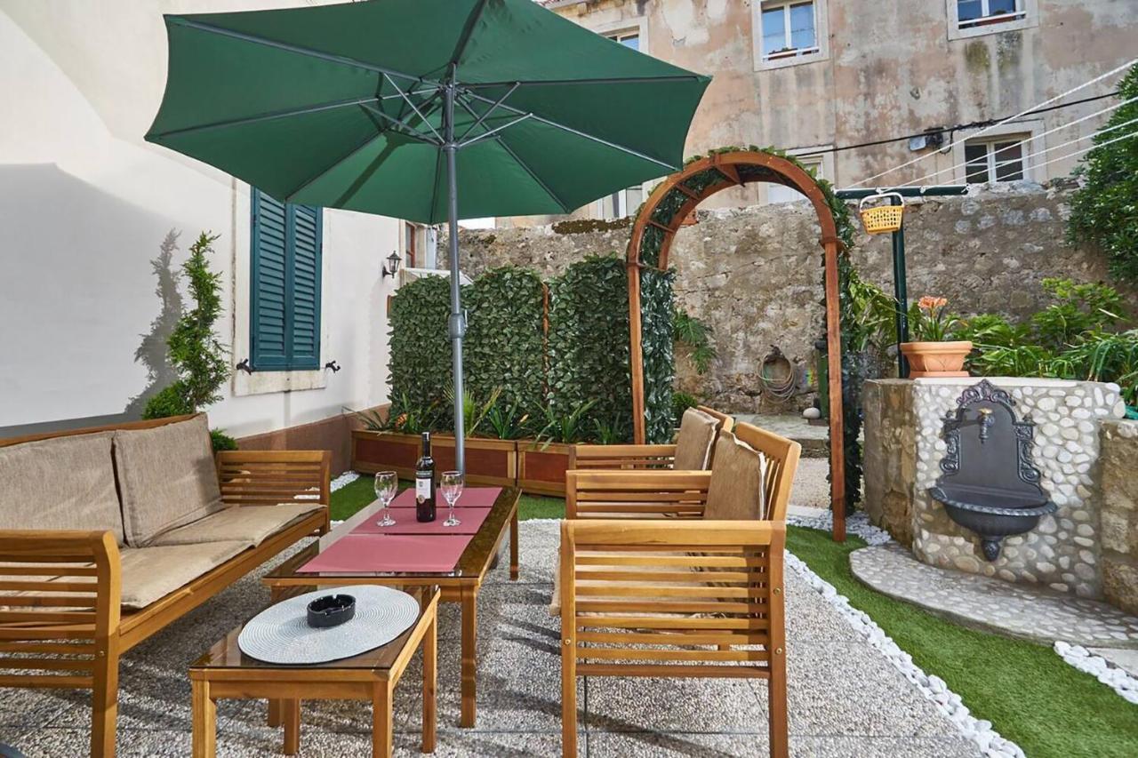 Mediteran With Garden Next To Beach And Old Town Ντουμπρόβνικ Εξωτερικό φωτογραφία