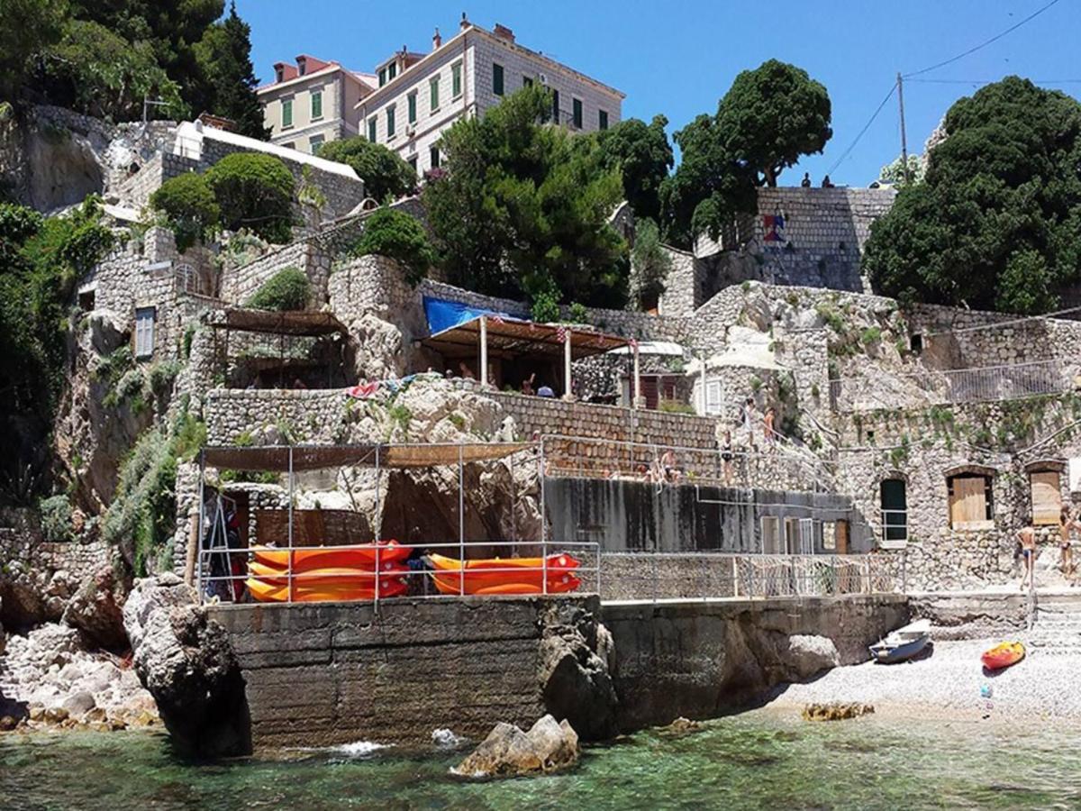 Mediteran With Garden Next To Beach And Old Town Ντουμπρόβνικ Εξωτερικό φωτογραφία